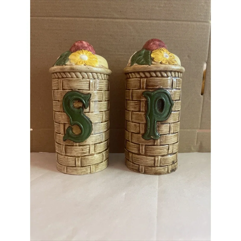 Vintage Stovetop Ceramic Basket‎ Weave Salt & Pepper Shakers Fruit Flower 6
